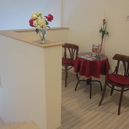 白船水上健身俱乐部住宿加早餐旅馆 杰尔 外观 照片
